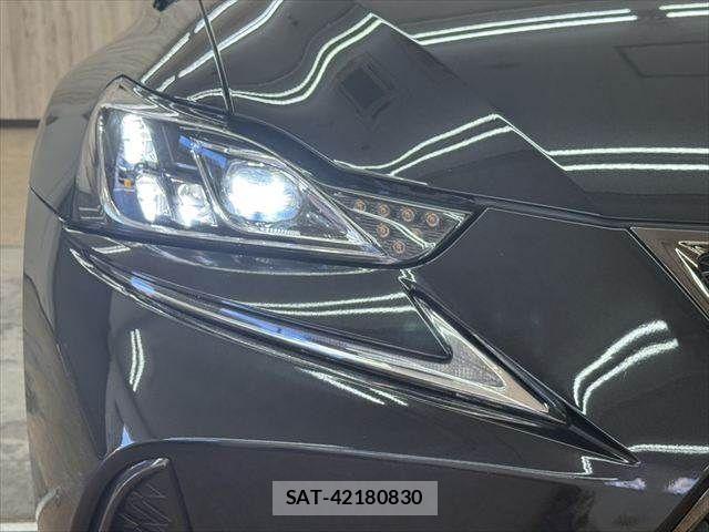 Lexus IS 2017-02 7877338-26
