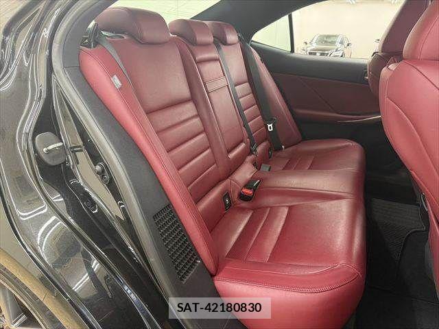 Lexus IS 2017-02 7877338-7