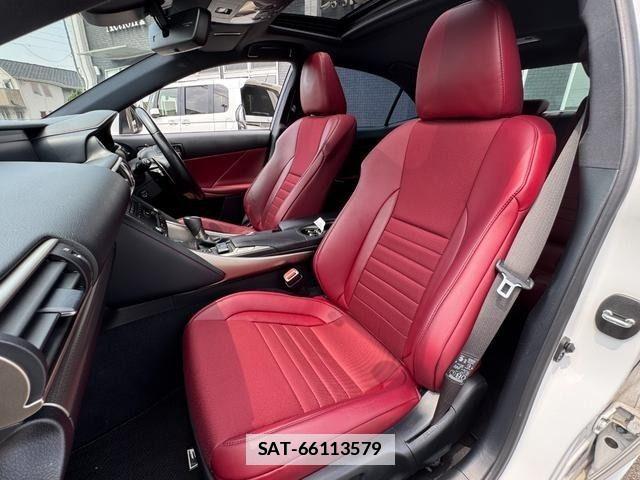 Lexus IS 2018-04 7902850-10