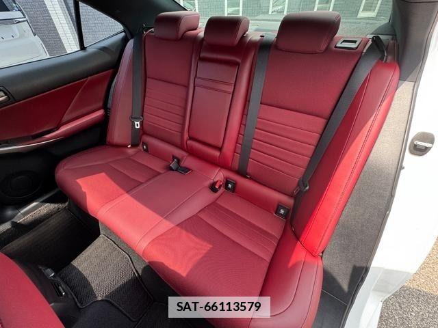 Lexus IS 2018-04 7902850-11