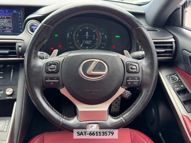 Lexus IS 2018-04 7902850-14