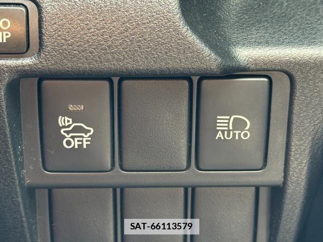 Lexus IS 2018-04 7902850-23