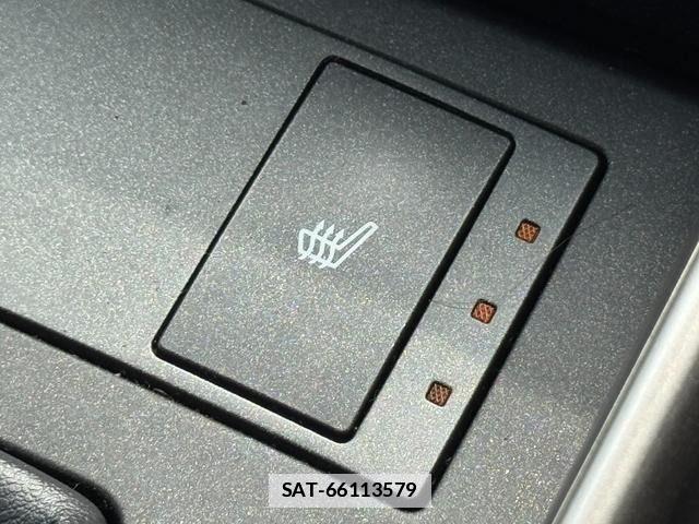 Lexus IS 2018-04 7902850-24