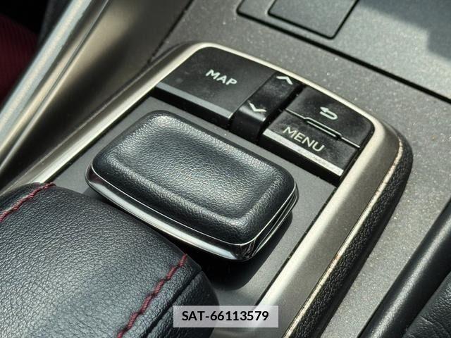 Lexus IS 2018-04 7902850-26