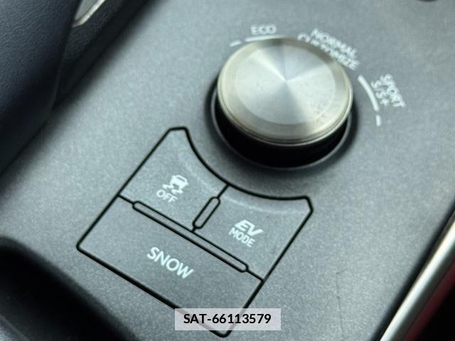 Lexus IS 2018-04 7902850-27