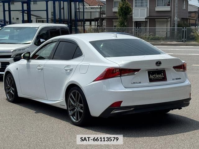 Lexus IS 2018-04 7902850-3