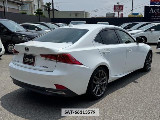 Lexus IS 2018-04 7902850-5