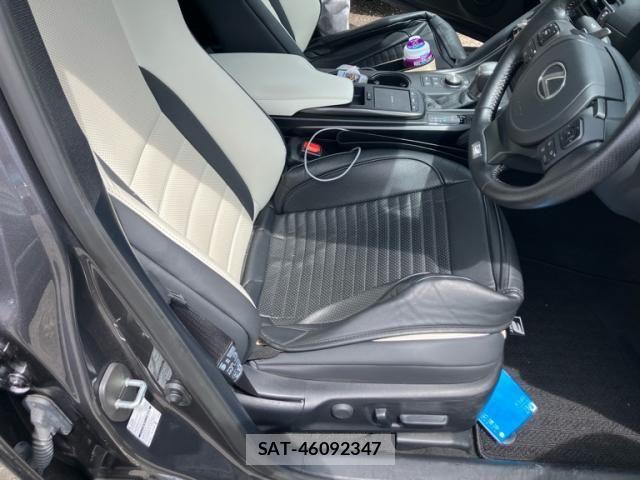 Lexus IS 2024-06 7902848-14