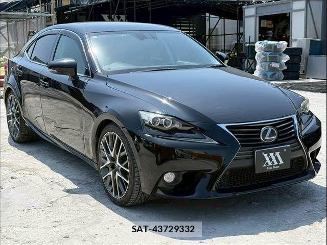 Lexus IS 2014-07 7902852-1