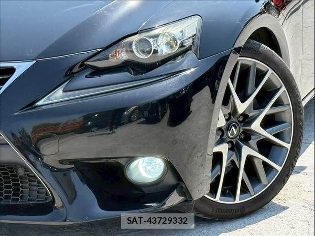 Lexus IS 2014-07 7902852-3