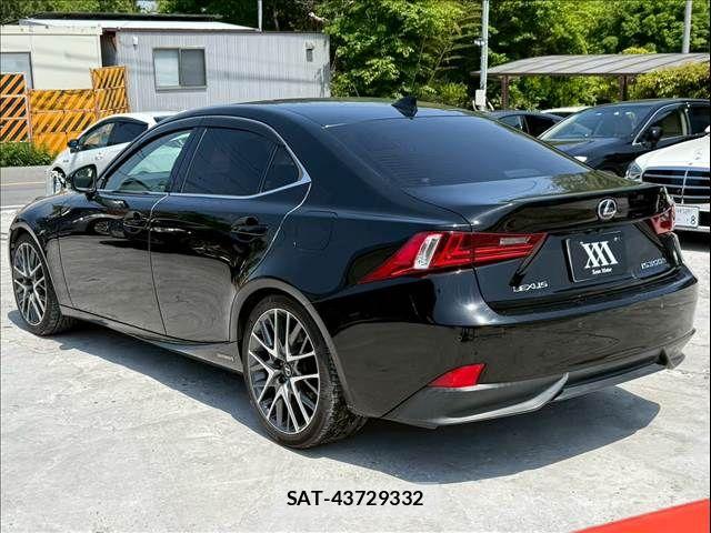 Lexus IS 2014-07 7902852-5