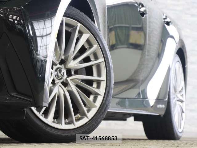 Lexus IS 2021-09 7962383-10