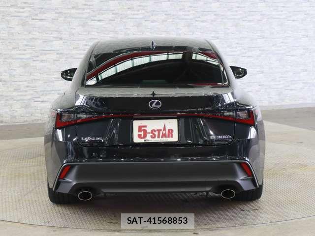 Lexus IS 2021-09 7962383-16