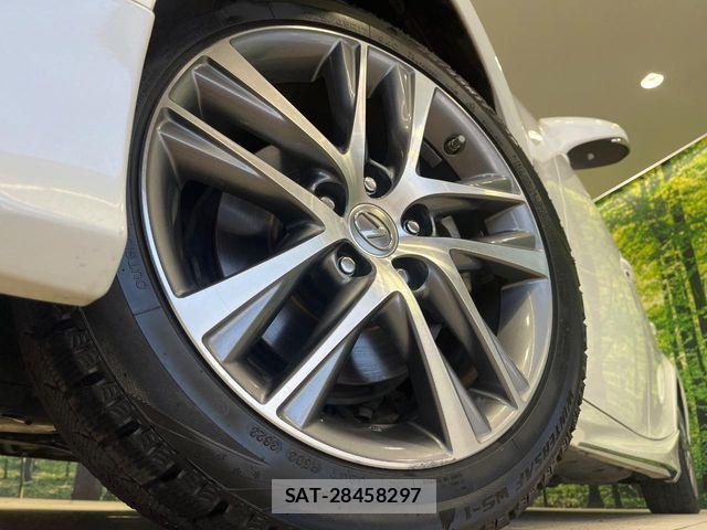 Lexus IS 2016-12 7962385-12