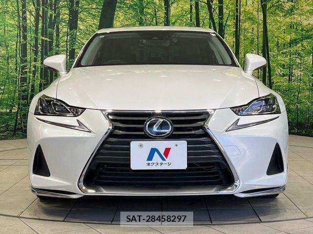 Lexus IS 2016-12 7962385-13