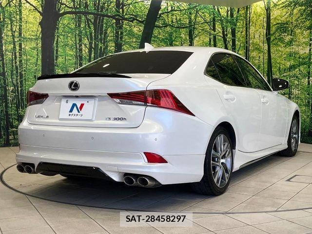 Lexus IS 2016-12 7962385-16