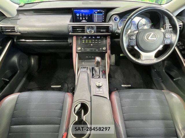 Lexus IS 2016-12 7962385-1