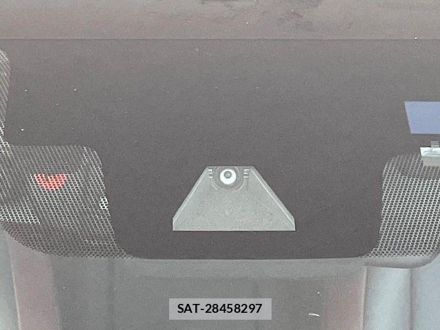 Lexus IS 2016-12 7962385-5