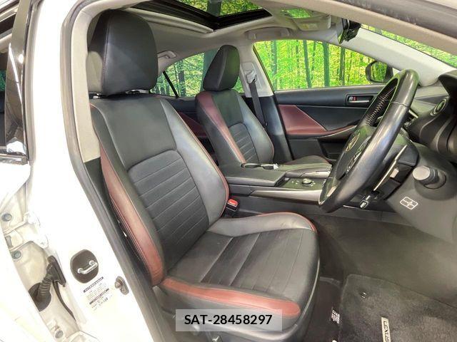 Lexus IS 2016-12 7962385-7