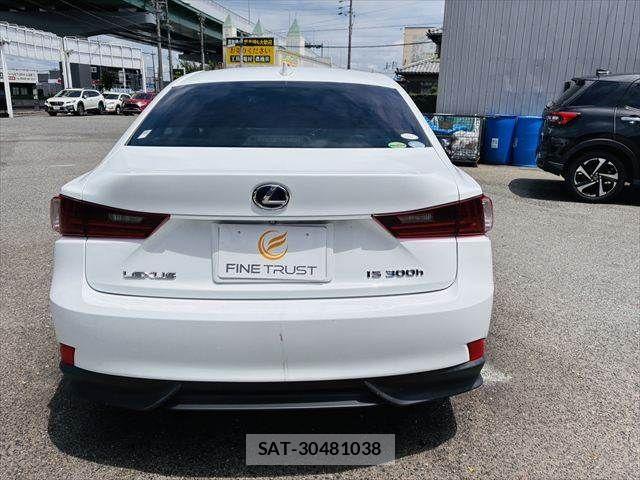 Lexus IS 2013-07 7962390-19