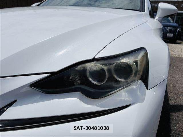 Lexus IS 2013-07 7962390-22