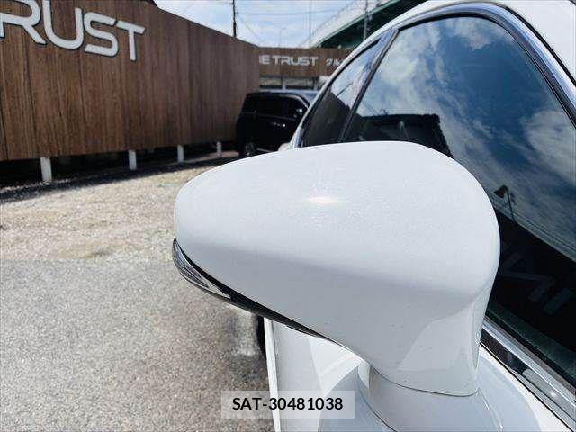 Lexus IS 2013-07 7962390-27