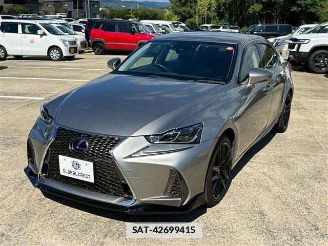 Lexus IS 2017-08 7979759-9