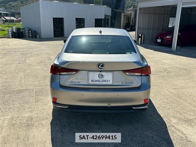 Lexus IS 2017-08 7979759-12