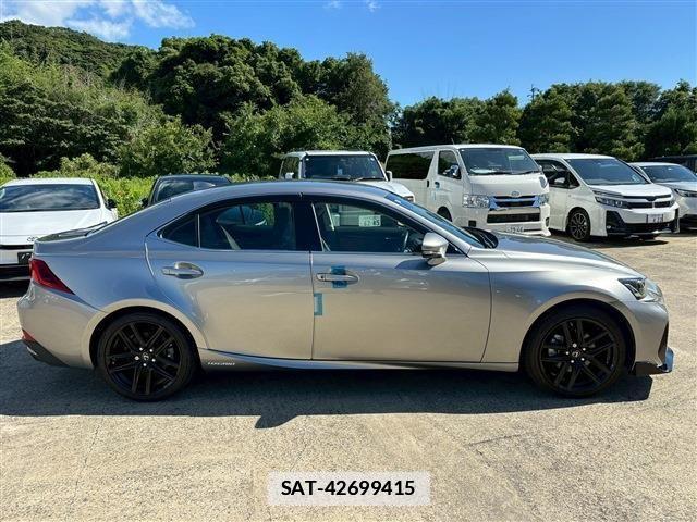 Lexus IS 2017-08 7979759-14