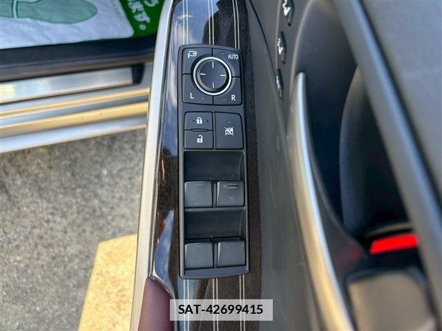 Lexus IS 2017-08 7979759-17