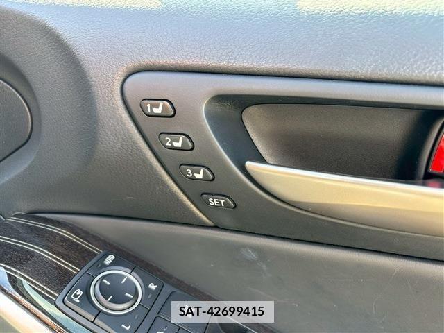 Lexus IS 2017-08 7979759-18
