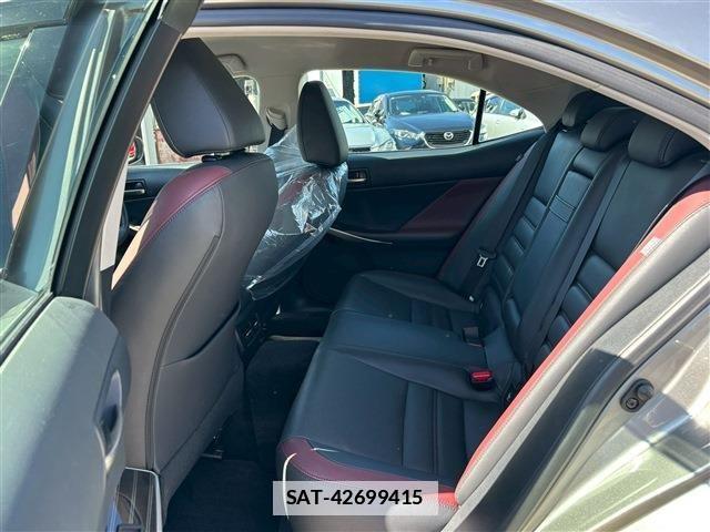 Lexus IS 2017-08 7979759-5