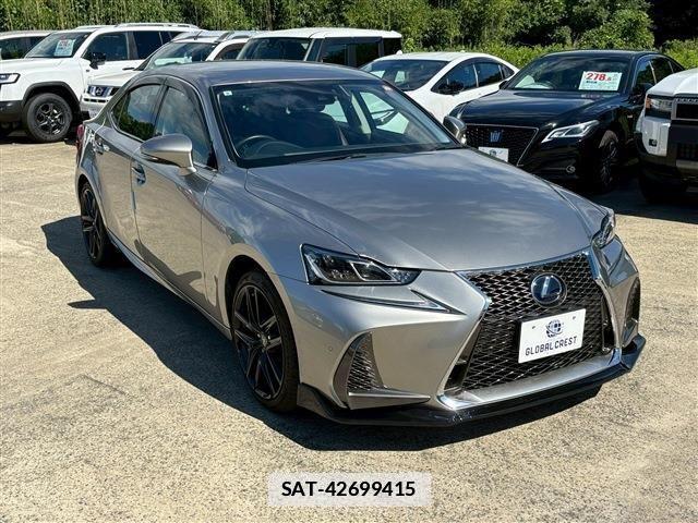 Lexus IS 2017-08 7979759-7