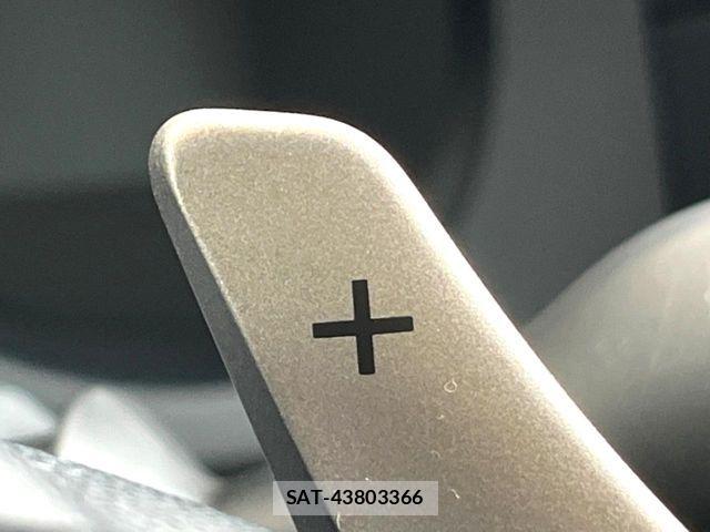 Lexus IS 2021-02 7979757-9