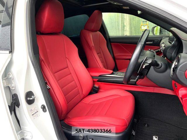 Lexus IS 2021-02 7979757-12