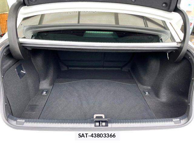 Lexus IS 2021-02 7979757-14