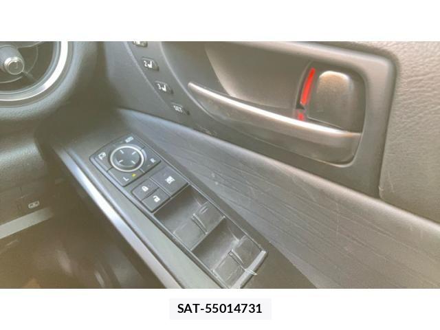 Lexus IS 2021-01 7979758-10
