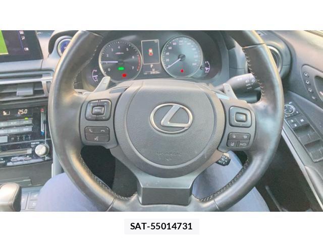 Lexus IS 2021-01 7979758-7