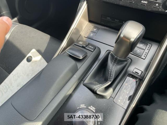 Lexus IS 2013-08 7979761-24