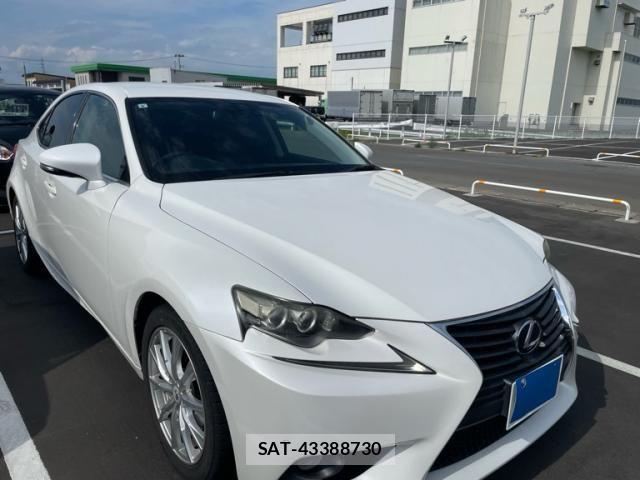 Lexus IS 2013-08 7979761-2