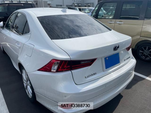 Lexus IS 2013-08 7979761-5