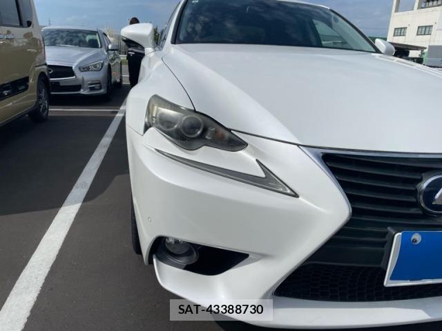 Lexus IS 2013-08 7979761-6
