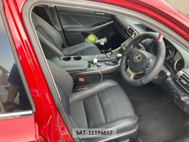 Lexus IS 2014-08 7979760-10