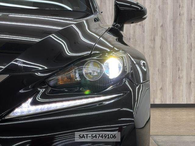 Lexus IS 2014-07 8036425-10
