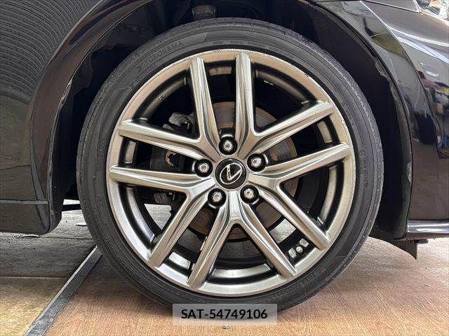 Lexus IS 2014-07 8036425-12