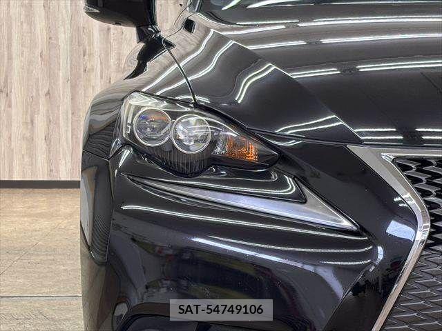 Lexus IS 2014-07 8036425-22