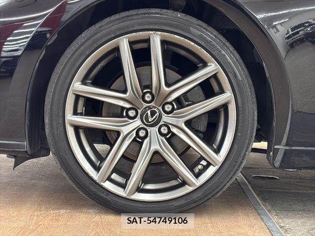 Lexus IS 2014-07 8036425-28