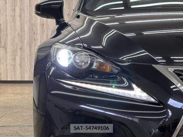 Lexus IS 2014-07 8036425-29