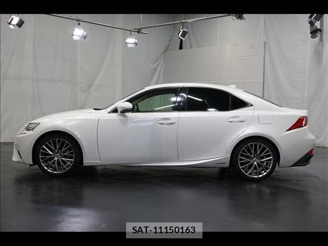 Lexus IS 2015-07 8036418-14