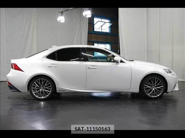 Lexus IS 2015-07 8036418-15